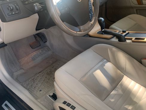 Used 2010 Volvo C70 T5 image 17