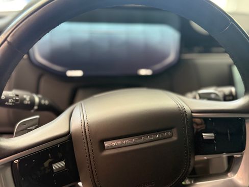 Used 2023 Land Rover Range Rover SE image 20