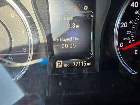 Used 2017 Toyota Camry SE image 13