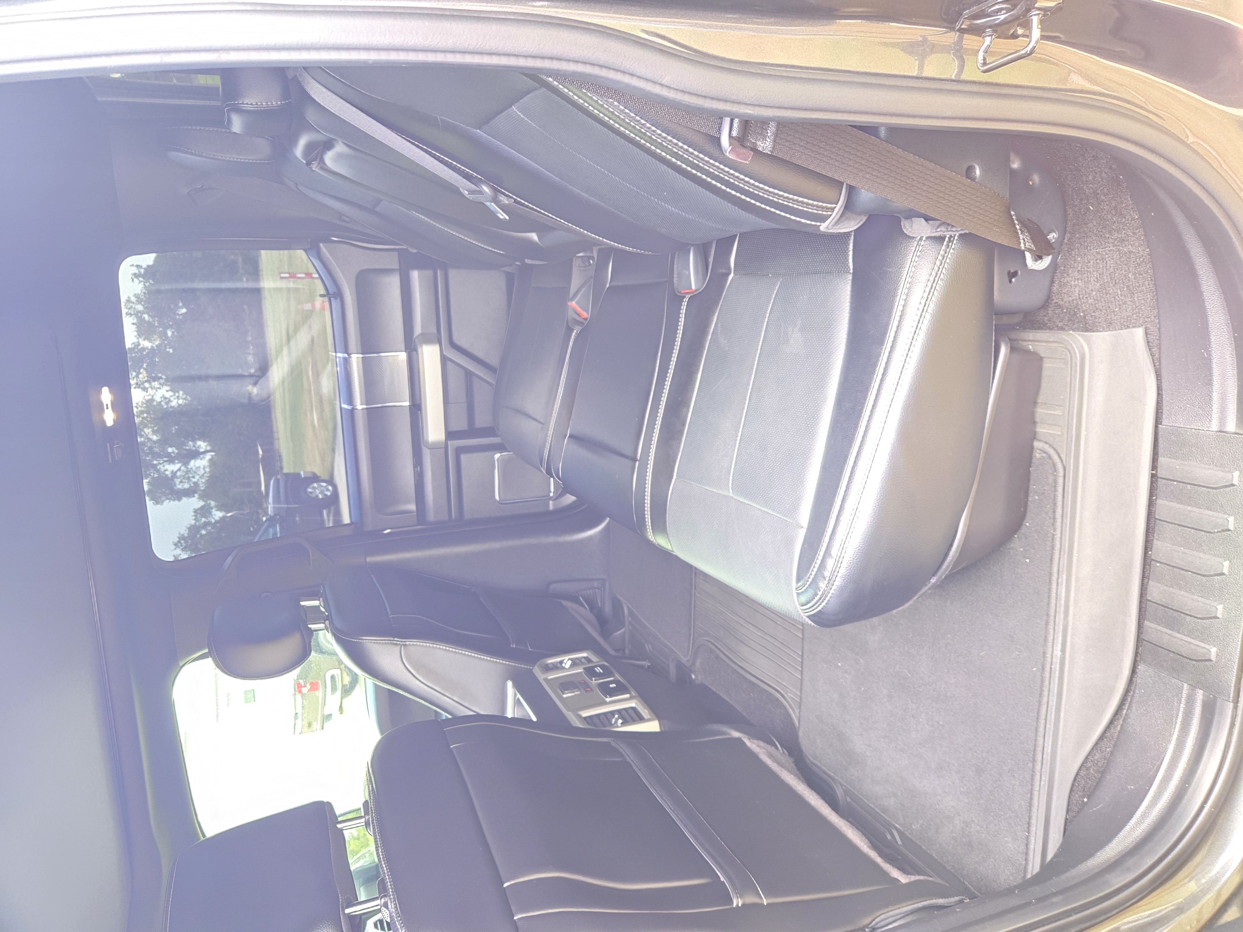 Used 2018 Ford F150 Lariat w/ Equipment Group 502A Luxury AWD/4WD image 9
