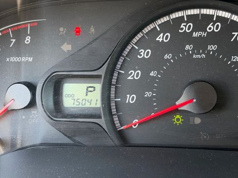 Used 2014 Toyota Sienna LE image 6