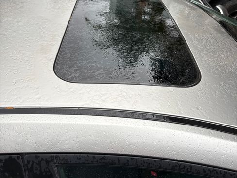 Used 2010 MAZDA MAZDA3 i Touring image 6