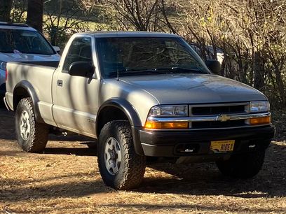 Used 1998 Chevrolet S10 Pickup LS w/ Preferred Equipment Group