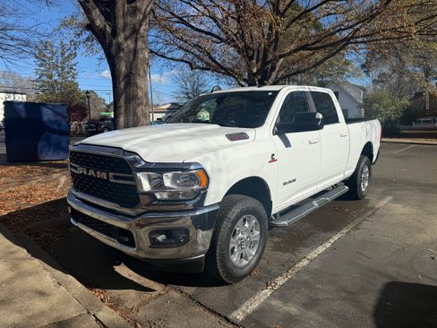 Used 2022 RAM 2500 Big Horn w/ Level 1 Equipment Group image 10