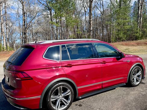 Used 2018 Volkswagen Tiguan SEL w/ R-Line Package image 5