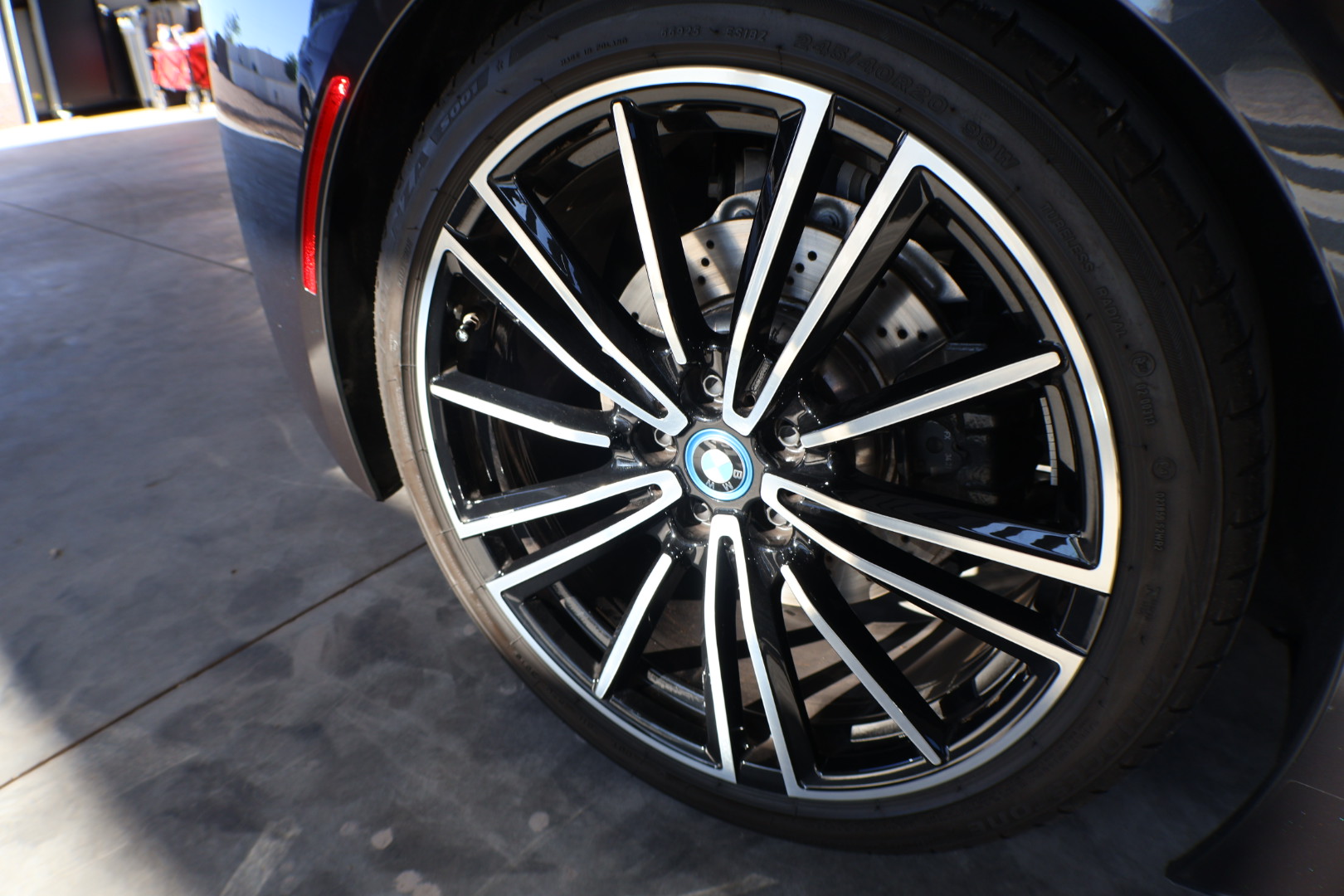 Used 2020 BMW i8 Coupe AWD/4WD image 24