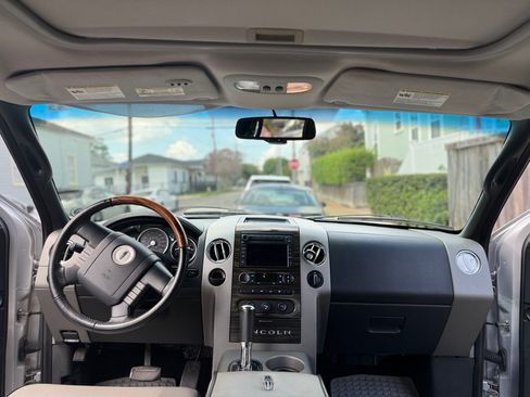 Used 2007 Lincoln Mark LT 2WD image 18