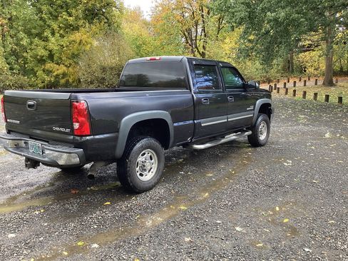 Used 2005 Chevrolet Silverado 2500 LT w/ Heavy-Duty Power Package image 4