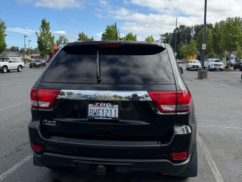 Used 2013 Jeep Grand Cherokee Laredo AWD/4WD image 2