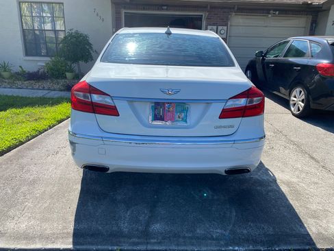 Used 2012 Hyundai Genesis 3.8 w/ Premium Pkg RWD image 2