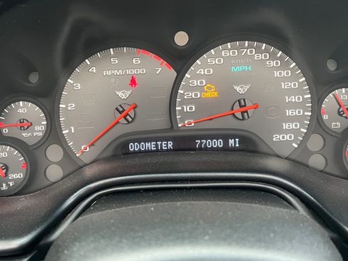 Used 1998 Chevrolet Corvette Convertible w/ Memory Pkg image 11