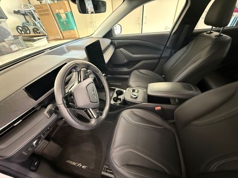 Used 2022 Ford Mustang Mach-E Premium RWD image 13