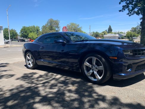 Used 2010 Chevrolet Camaro SS w/ RS Package image 11