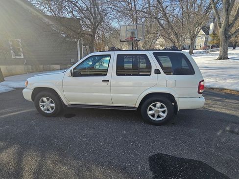 Used 1999 Nissan Pathfinder LE image 5