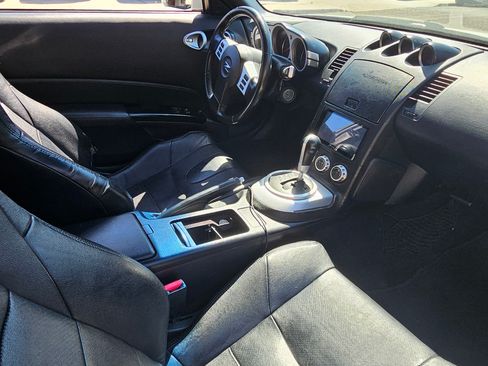 Used 2006 Nissan 350Z Enthusiast w/ (N93) Cargo Convenience Pkg image 17