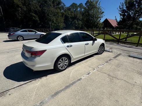 Used 2011 Honda Accord EX-L image 8