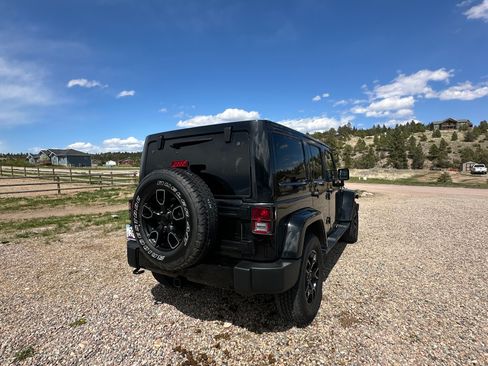 Used 2018 Jeep Wrangler Unlimited Sahara image 11