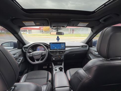 Used 2024 Ford Escape ST-Line w/ Tech Pack #1 image 11