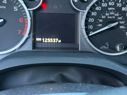 Used 2016 Toyota Tundra SR5 w/ TRD Off Road Package image 11