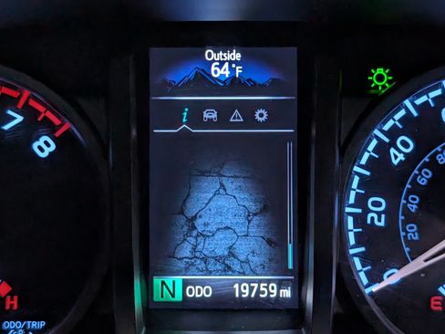 Used 2023 Toyota Tacoma TRD Off-Road image 19