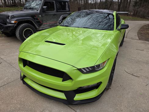 Used 2020 Ford Mustang Shelby GT350 w/ Technology Package image 12