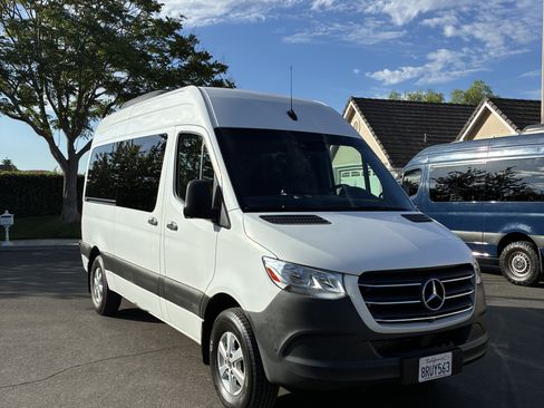 Used 2019 Mercedes-Benz Sprinter 2500 image 2