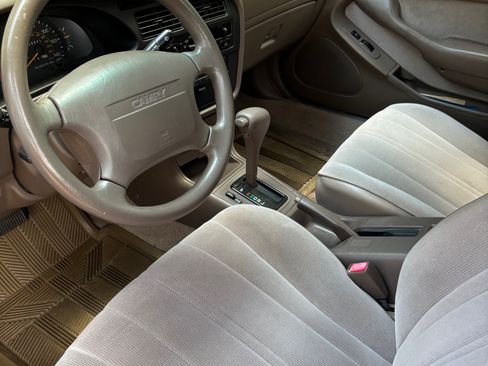 Used 1996 Toyota Camry XLE FWD image 5