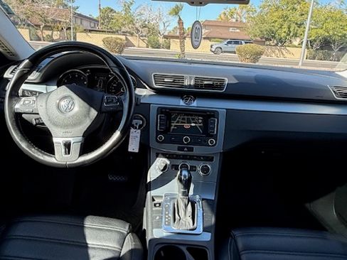 Used 2013 Volkswagen CC Lux image 12