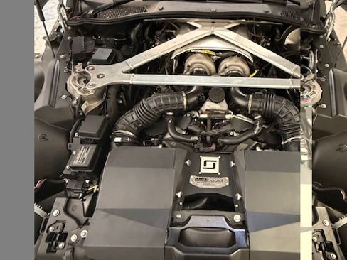 Used 2019 Aston Martin V8 Vantage Coupe RWD image 14