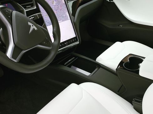 Used 2019 Tesla Model S Long Range image 2