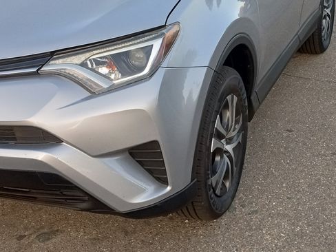 Used 2018 Toyota RAV4 LE w/ All Weather Liner Package FWD image 10