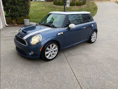 Used 2010 MINI Cooper S image 1