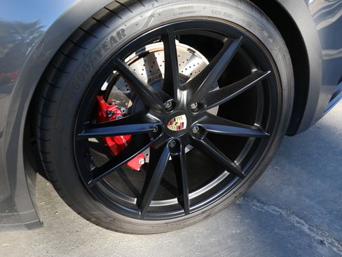 Used 2020 Porsche 911 Carrera S image 6