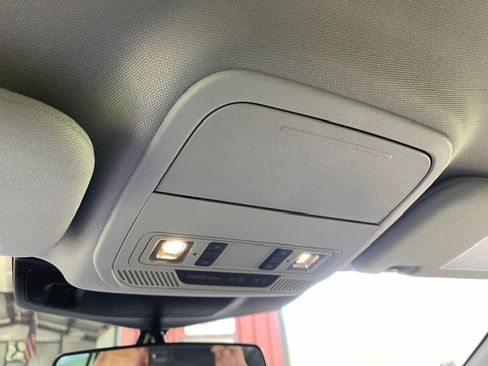 Used 2022 Ford Explorer XLT w/ Equipment Group 202A AWD/4WD image 27