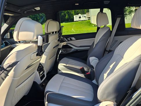 Used 2024 BMW ALPINA XB7 image 6