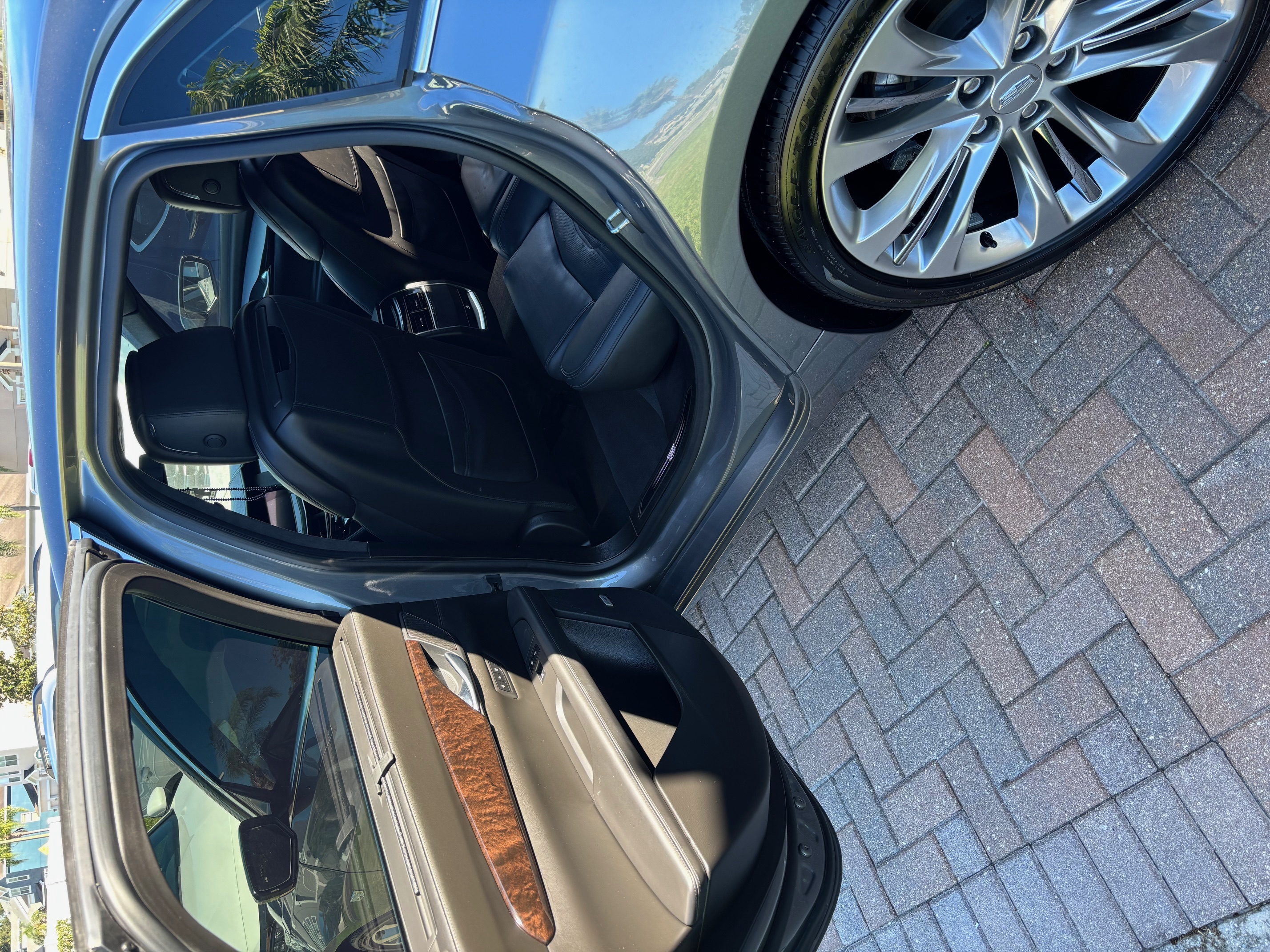 Used 2018 Cadillac CT6 Platinum AWD/4WD image 2