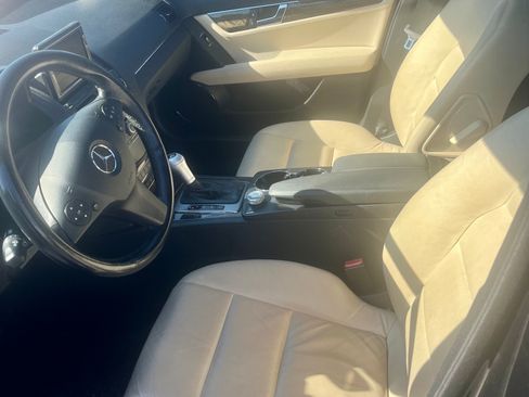 Used 2008 Mercedes-Benz C 350 Sport image 9