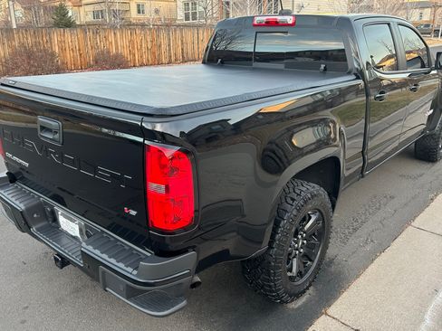 Used 2021 Chevrolet Colorado Z71 w/ Z71 Midnight Edition image 4