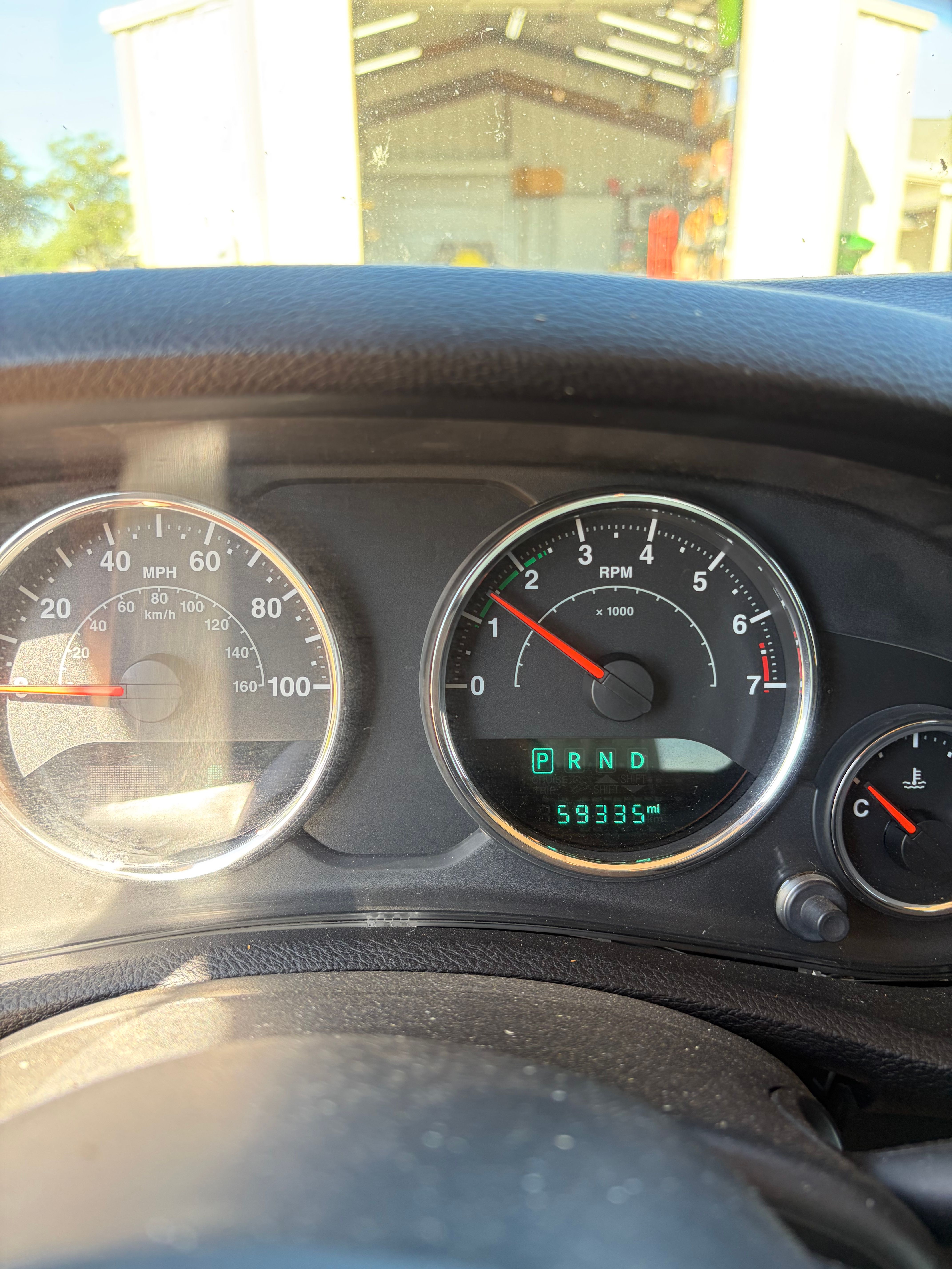 Used 2015 Jeep Wrangler Unlimited Sahara w/ Connectivity Group AWD/4WD image 2