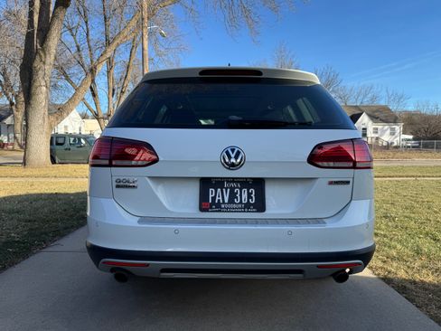 Used 2019 Volkswagen Golf Alltrack SEL image 9