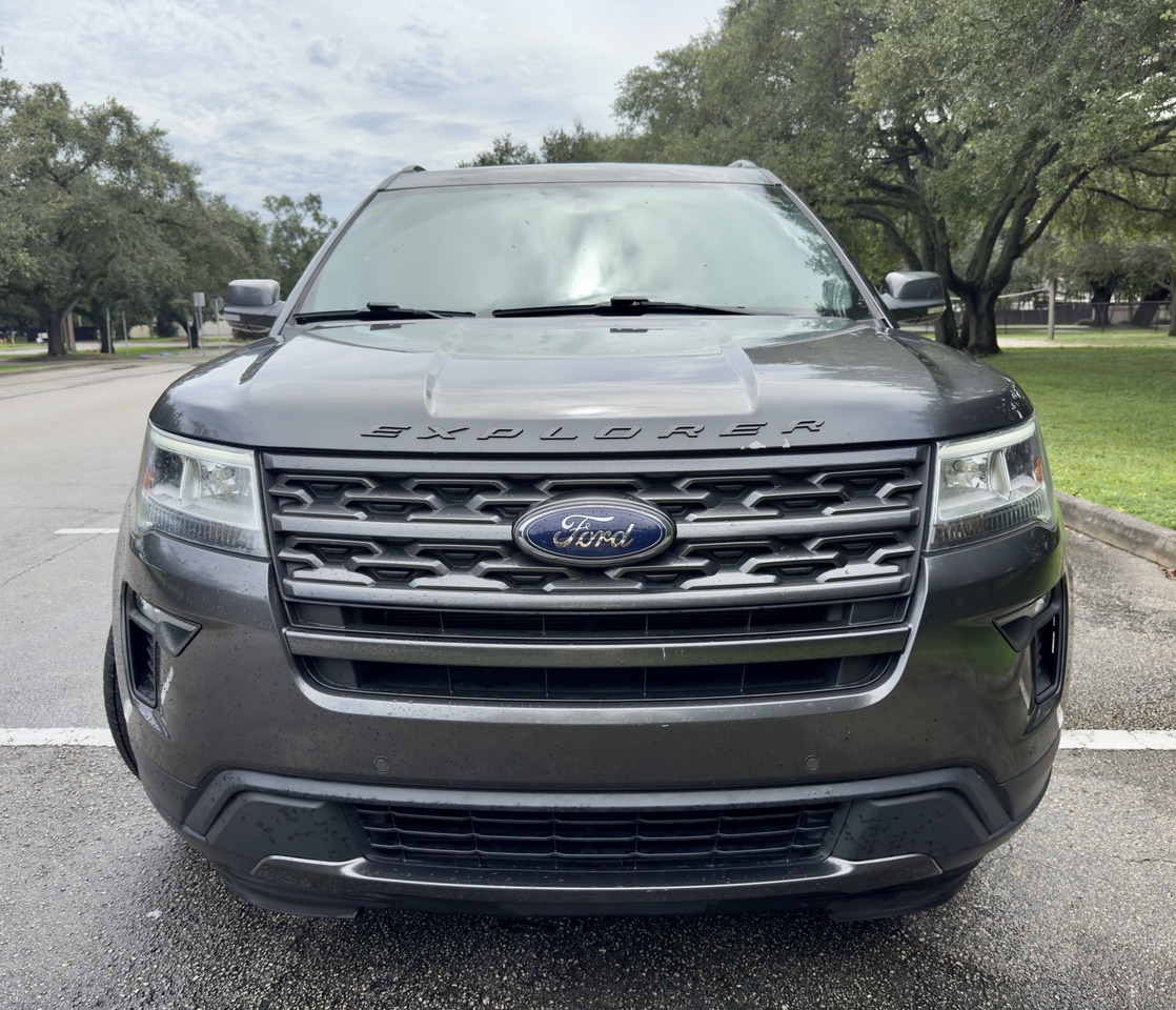 Used 2018 Ford Explorer XLT w/ Equipment Group 202A FWD image 5
