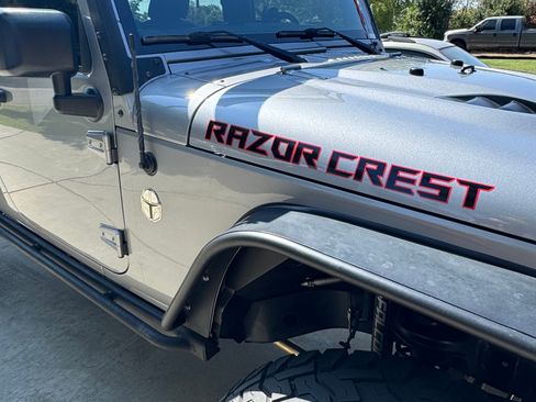 Used 2016 Jeep Wrangler Unlimited Rubicon AWD/4WD image 15