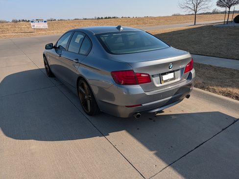 Used 2011 BMW 535i xDrive Sedan image 2