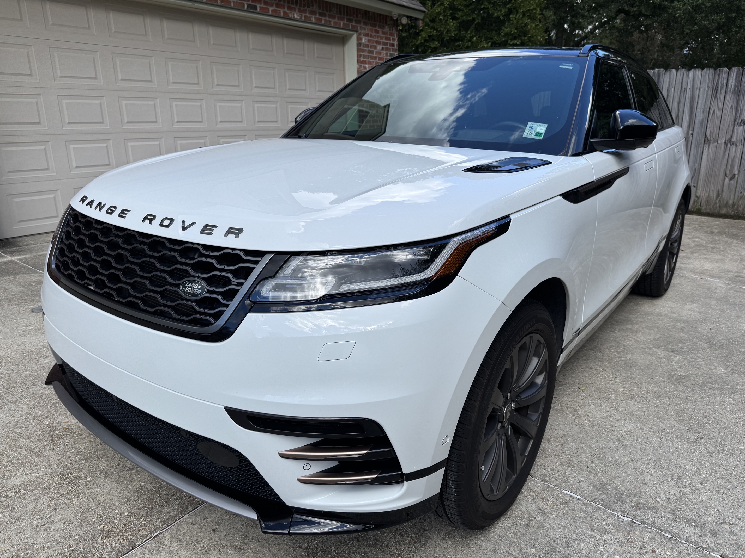 Used 2019 Land Rover Range Rover Velar R-Dynamic SE AWD/4WD image 10