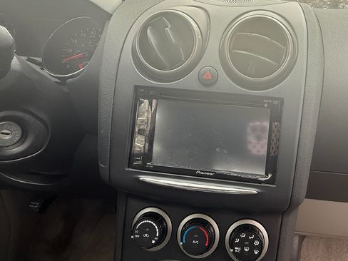 Used 2014 Nissan Rogue S image 6