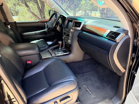 Used 2015 Lexus LX 570 4WD image 20
