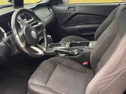 Used 2013 Ford Mustang Convertible image 14