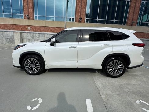Used 2020 Toyota Highlander Platinum image 14