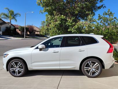 Used 2018 Volvo XC60 T6 Momentum w/ Convenience Package