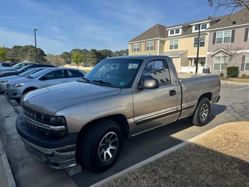 Used 2000 Chevrolet Silverado 1500 2WD Regular Cab image 4